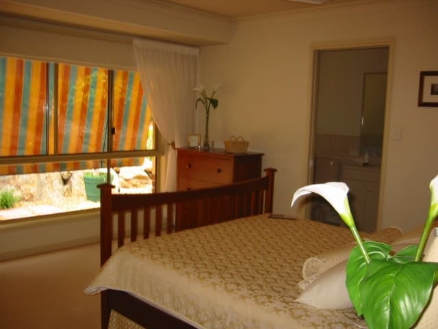 GAVEN QLD, Gaven - Image 1