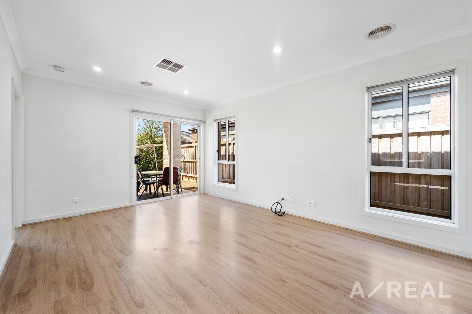 15 Briggs Way, Tarneit VIC 3029, Tarneit - Thumbnail 3