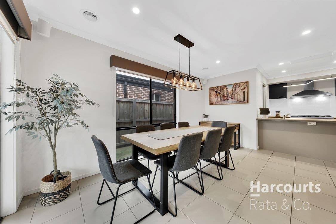 93 Madura Promenade, Mickleham, VIC 3064, Mickleham - Thumbnail 4