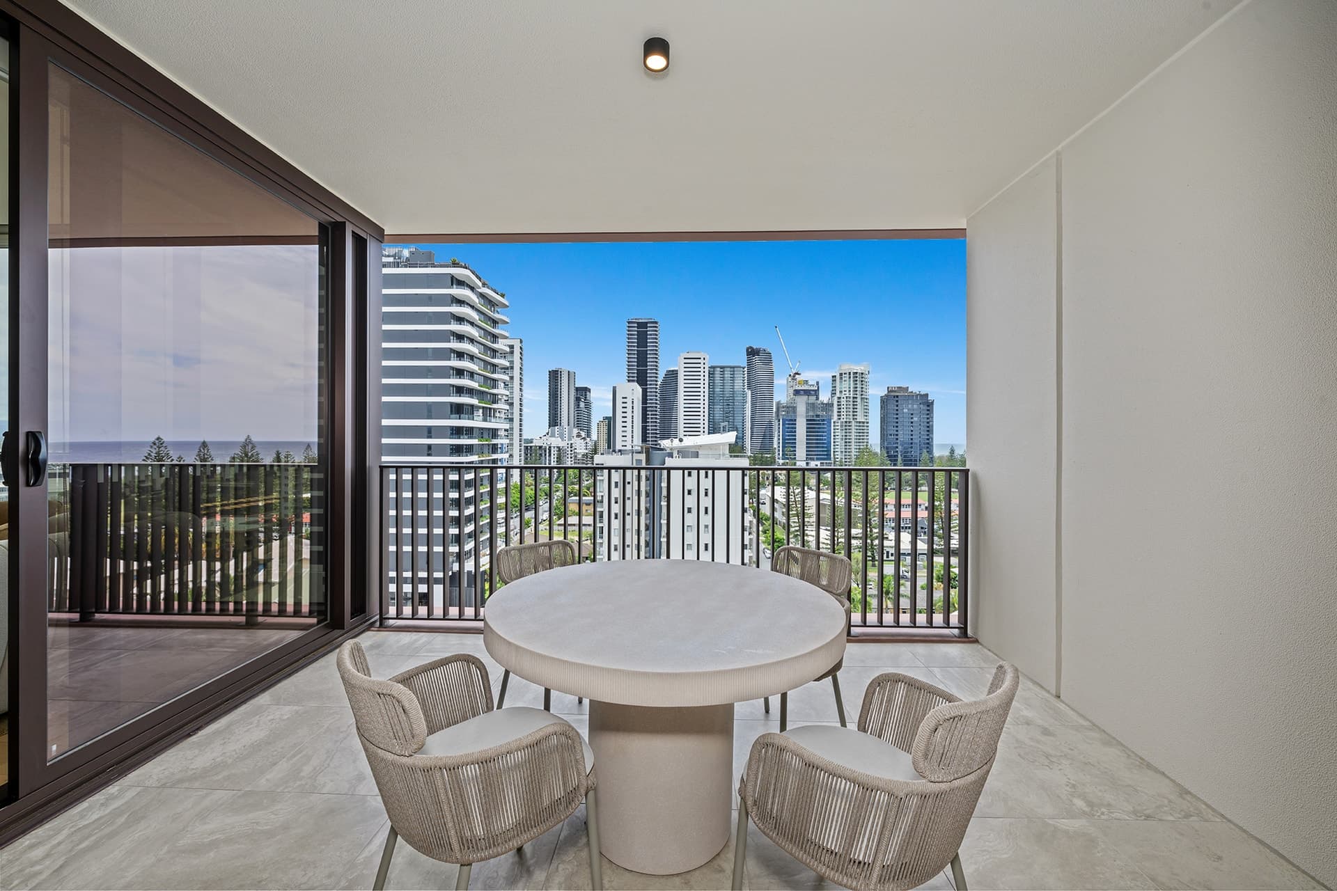 Unit 1002/7-9 Mermaid Avenue, Mermaid Beach, QLD, 4218, Mermaid Beach - Thumbnail 2