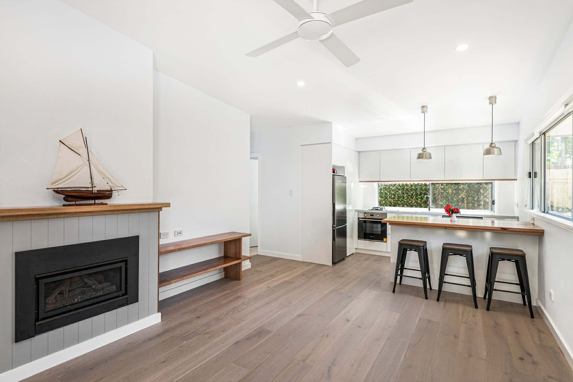 33A Wollstonecraft Avenue, Avalon Beach, Avalon Beach - Image 1