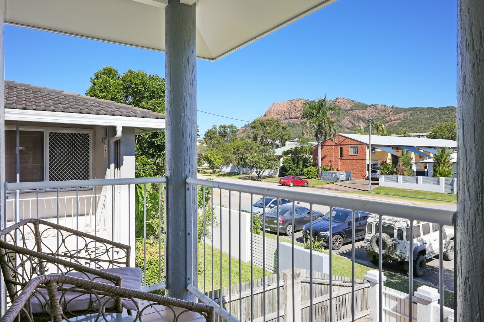 2/65 Cook Street, NORTH WARD, North Ward - Thumbnail 2