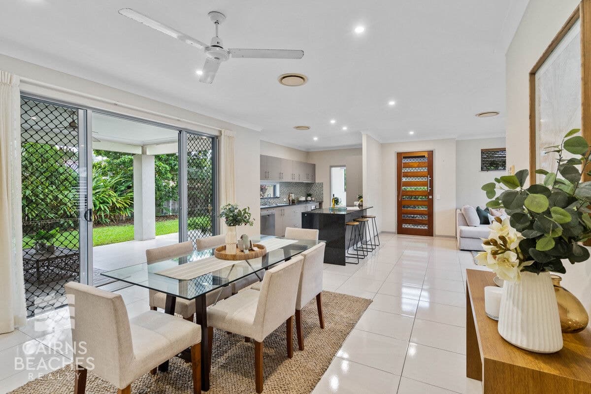 2/2-12 Paradise Palms Drive, Kewarra Beach - Image 1