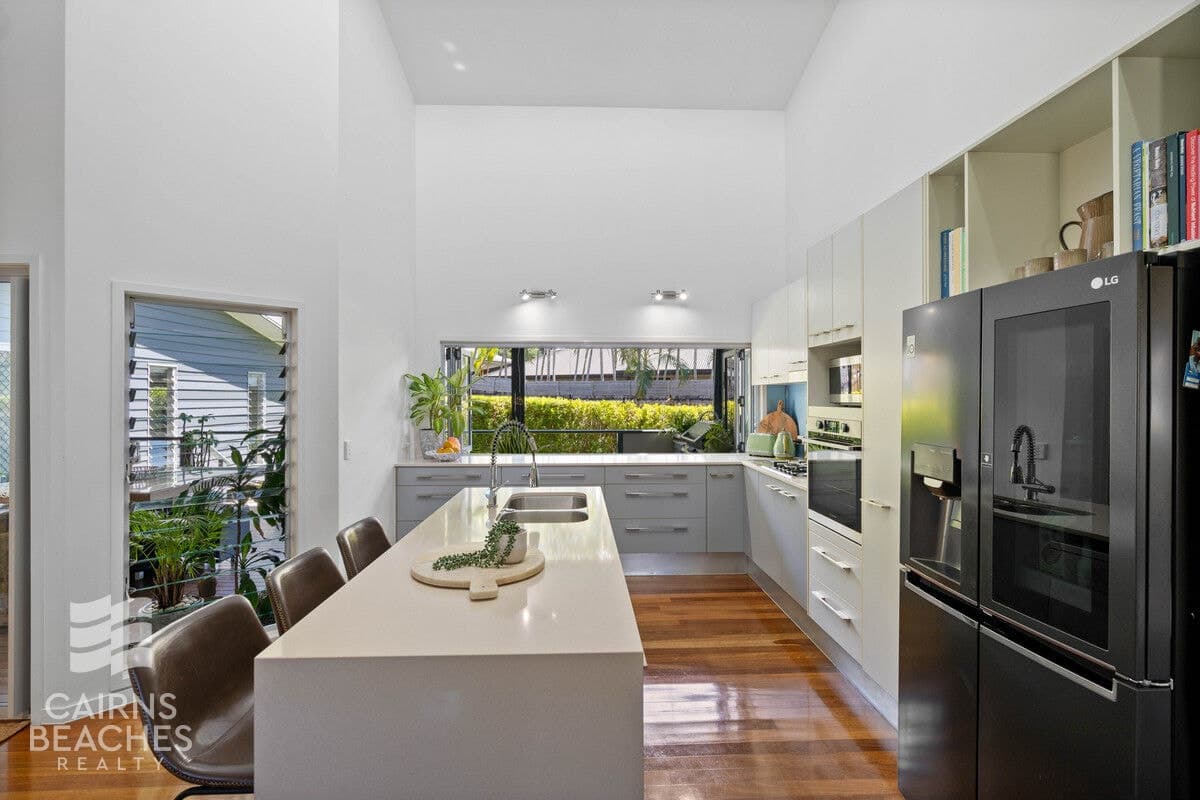 11 Savaii Close, Palm Cove - Thumbnail 4