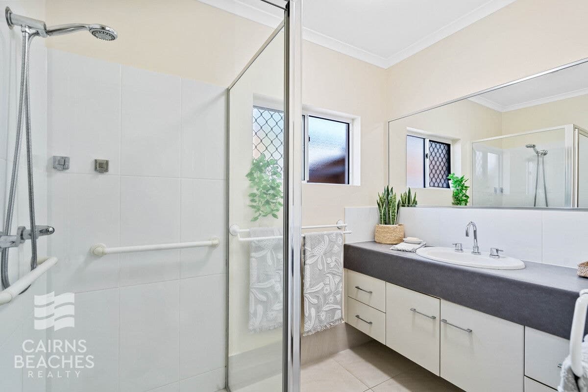 1/14 Oyster Court, Trinity Beach - Thumbnail 8
