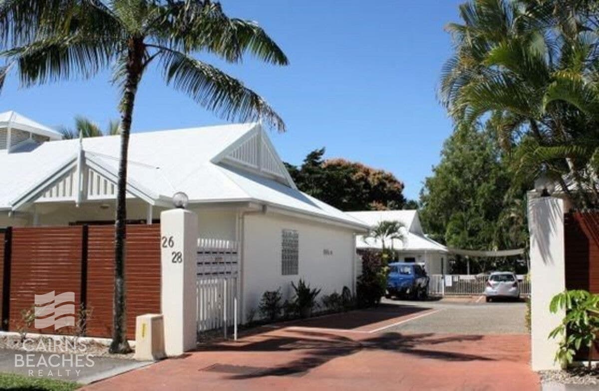 11/26-28 Oliva Street, Palm Cove - Image 1