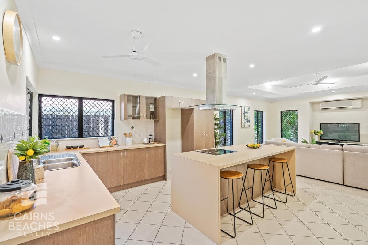 15 Castor Street, Clifton Beach - Thumbnail 2