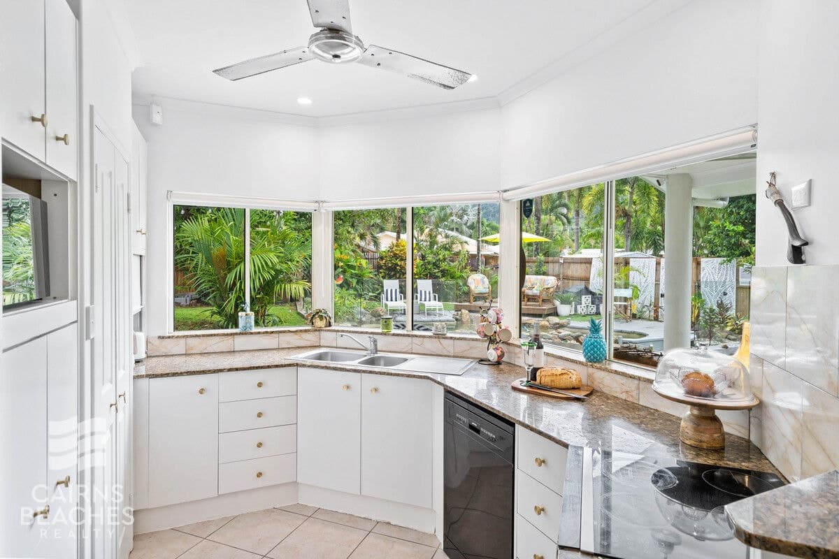 77 Moore Road, Kewarra Beach - Thumbnail 5