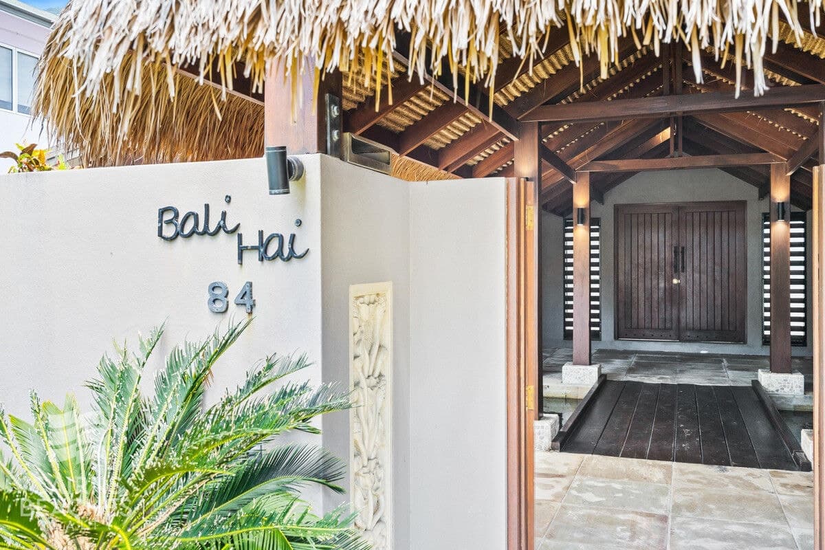 84 Cedar Road, Palm Cove - Thumbnail 3