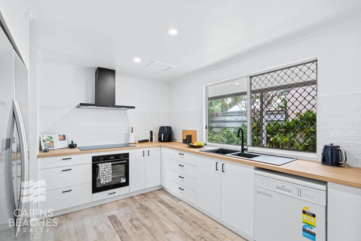 6 Sarina Close, Kewarra Beach - Thumbnail 2