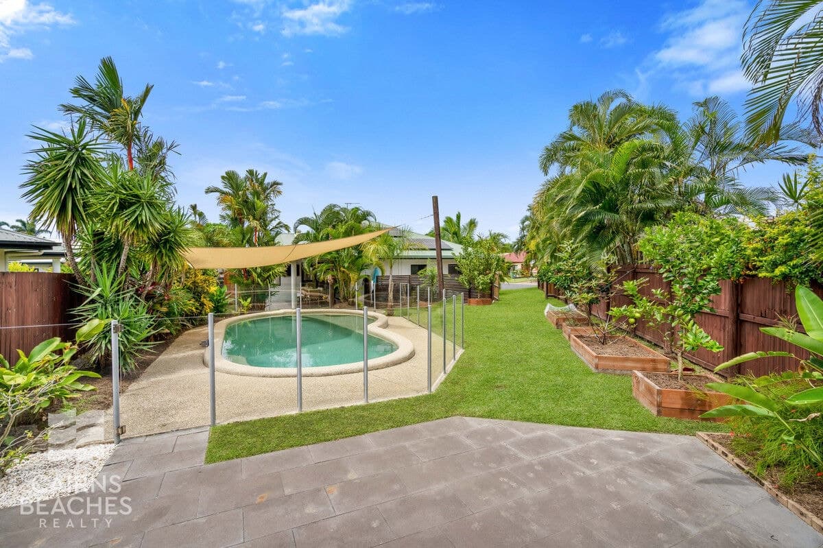 8 Burleigh Close, Kewarra Beach - Image 1