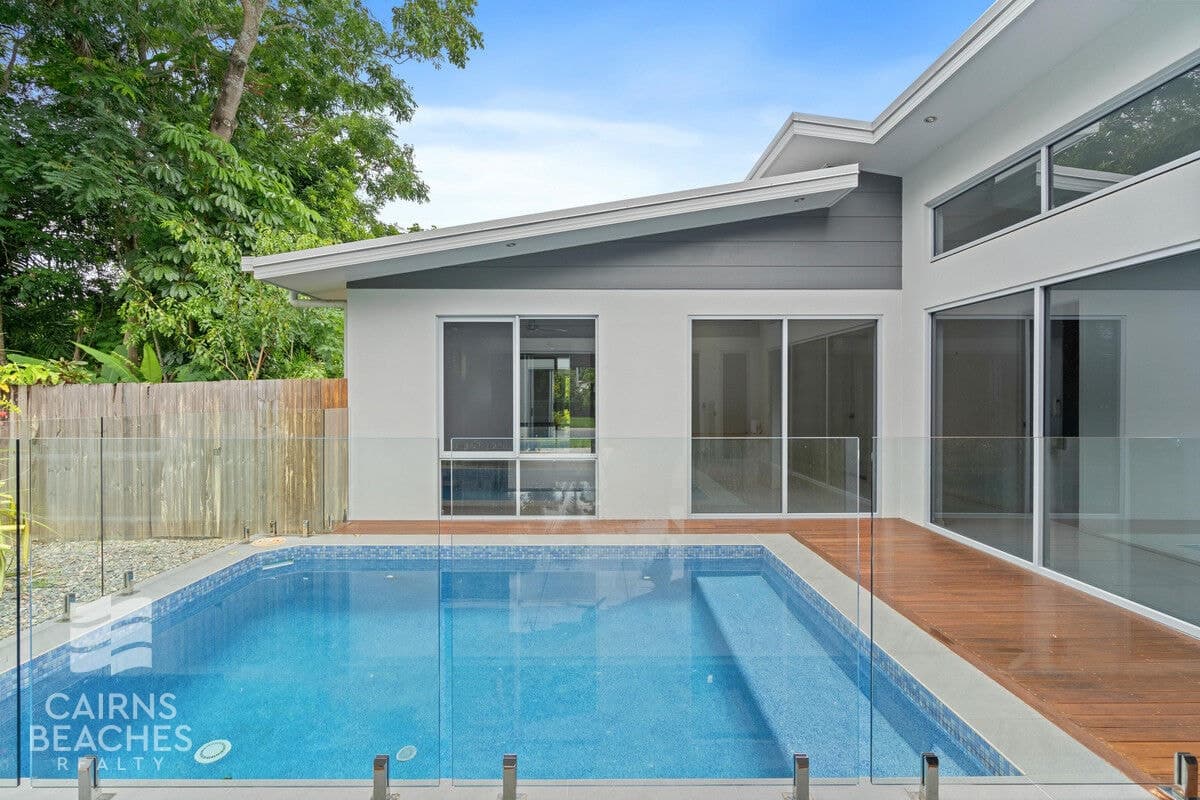 24 Midship Street, Trinity Beach - Thumbnail 2