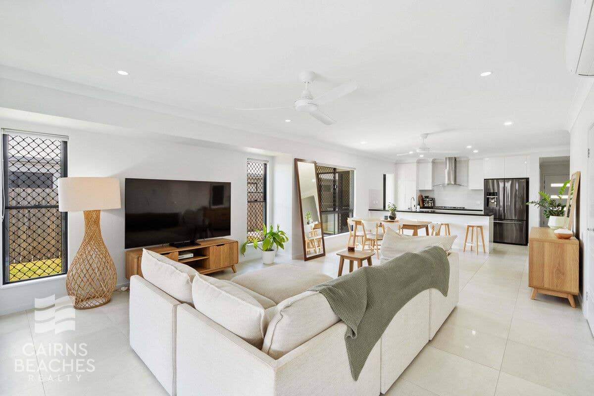 11 Wattledale Bend, Trinity Beach - Thumbnail 3