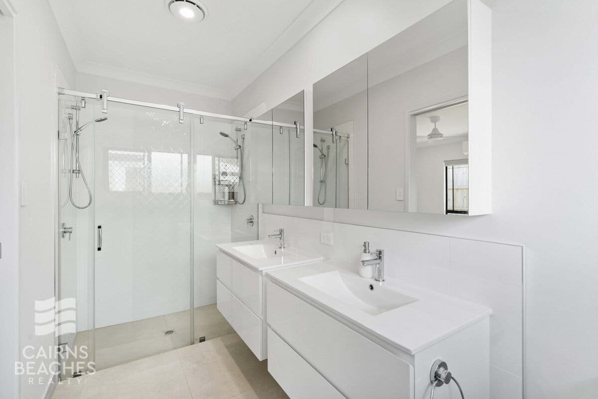 11 Wattledale Bend, Trinity Beach - Thumbnail 7