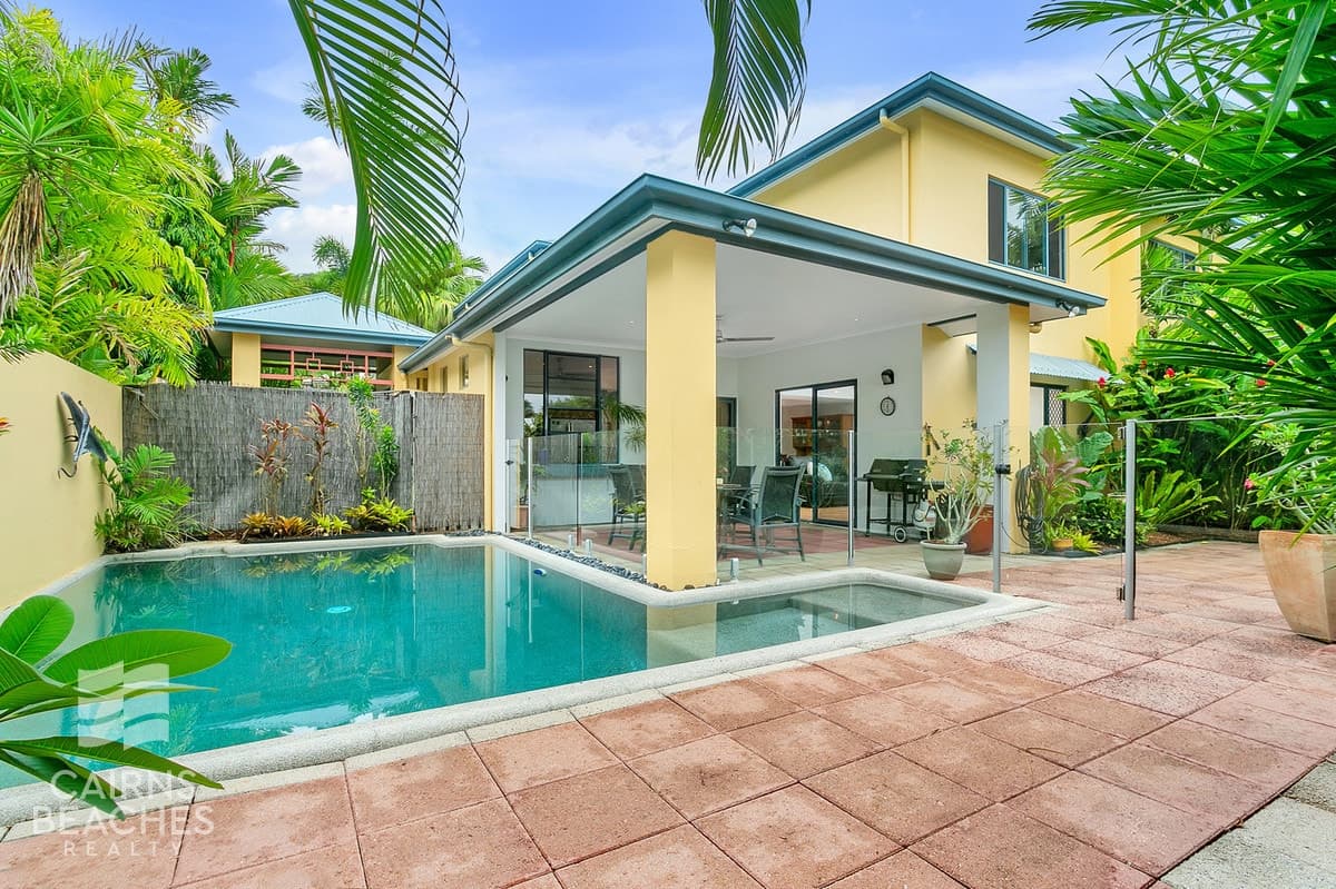 10/75 Cedar Road, Palm Cove - Image 1