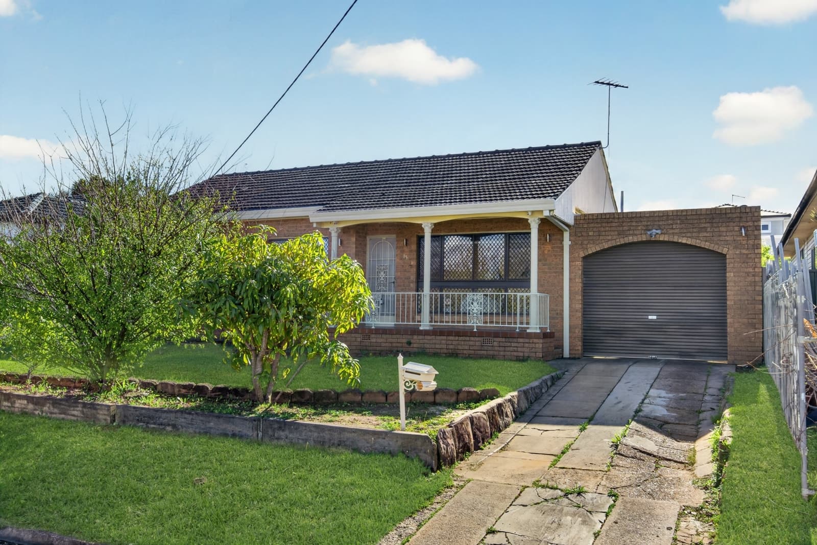 15 Orchid Road, OLD GUILDFORD, Old Guildford - Image 1