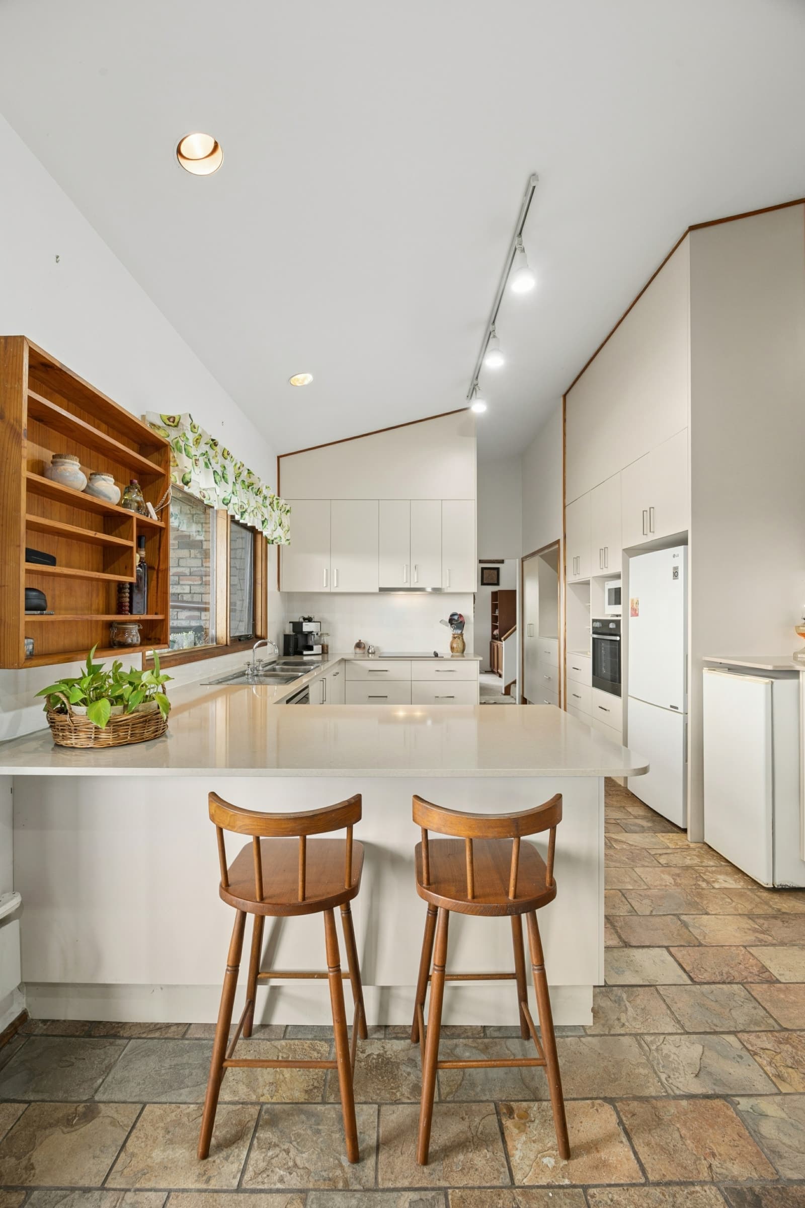4 Blue Lagoon Close, BATEAU BAY, Bateau Bay - Thumbnail 3