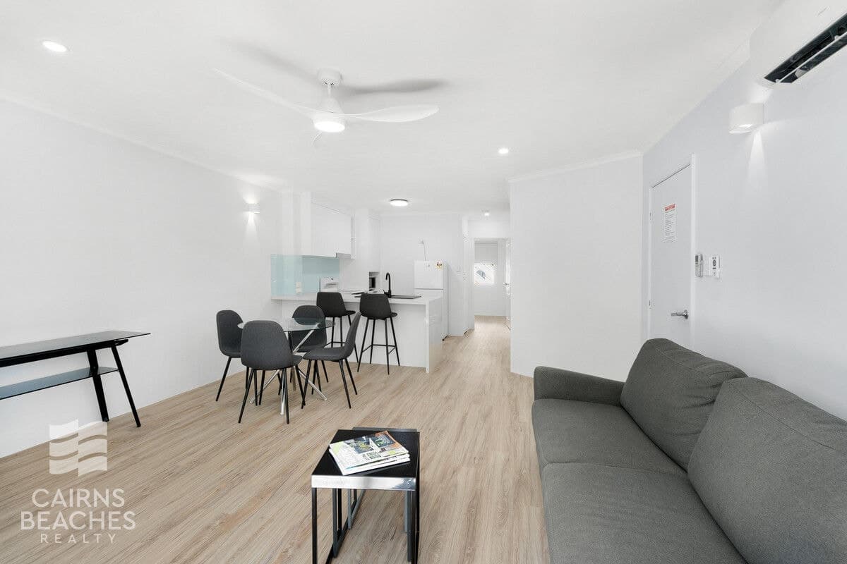 33/1-19 Poinciana Street, Holloways Beach - Image 1