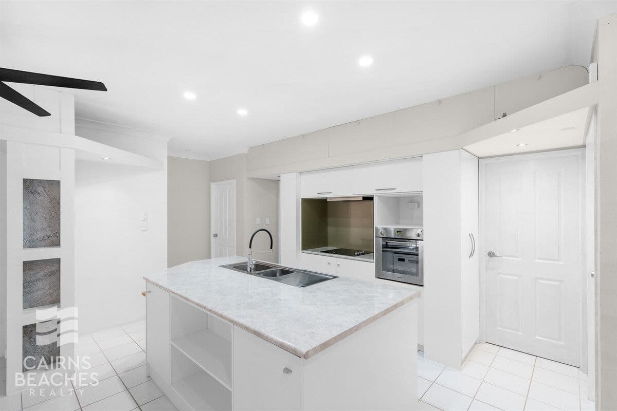 10 Feathertop Close, Smithfield - Thumbnail 2