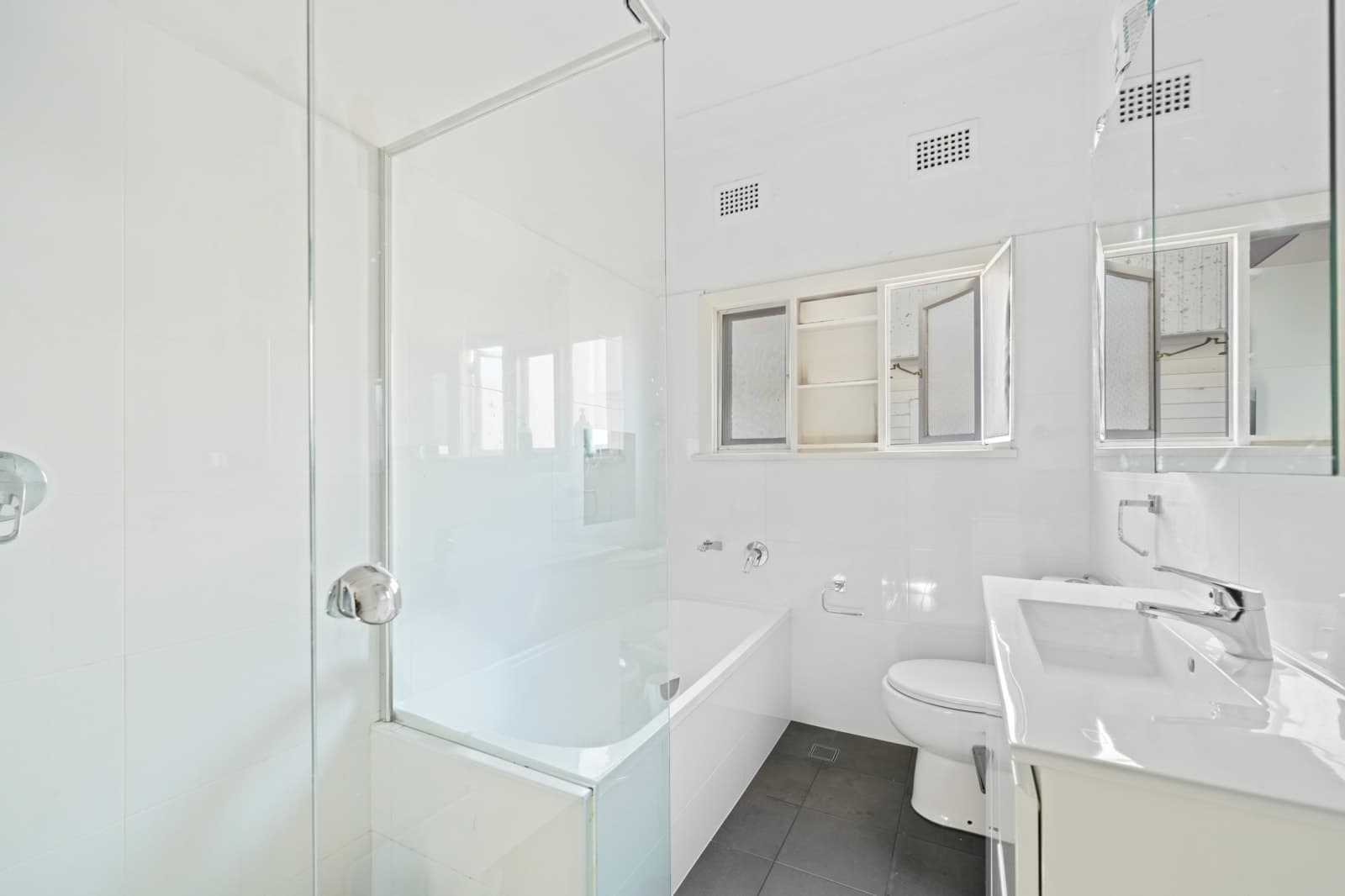 9 Glyn Street, WILEY PARK, Wiley Park - Thumbnail 6