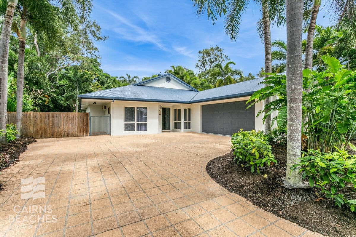 15 Bramble Street, Clifton Beach - Image 1