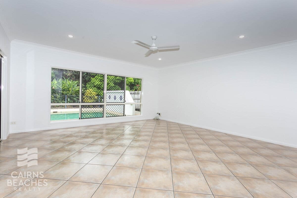 15 Bramble Street, Clifton Beach - Thumbnail 2