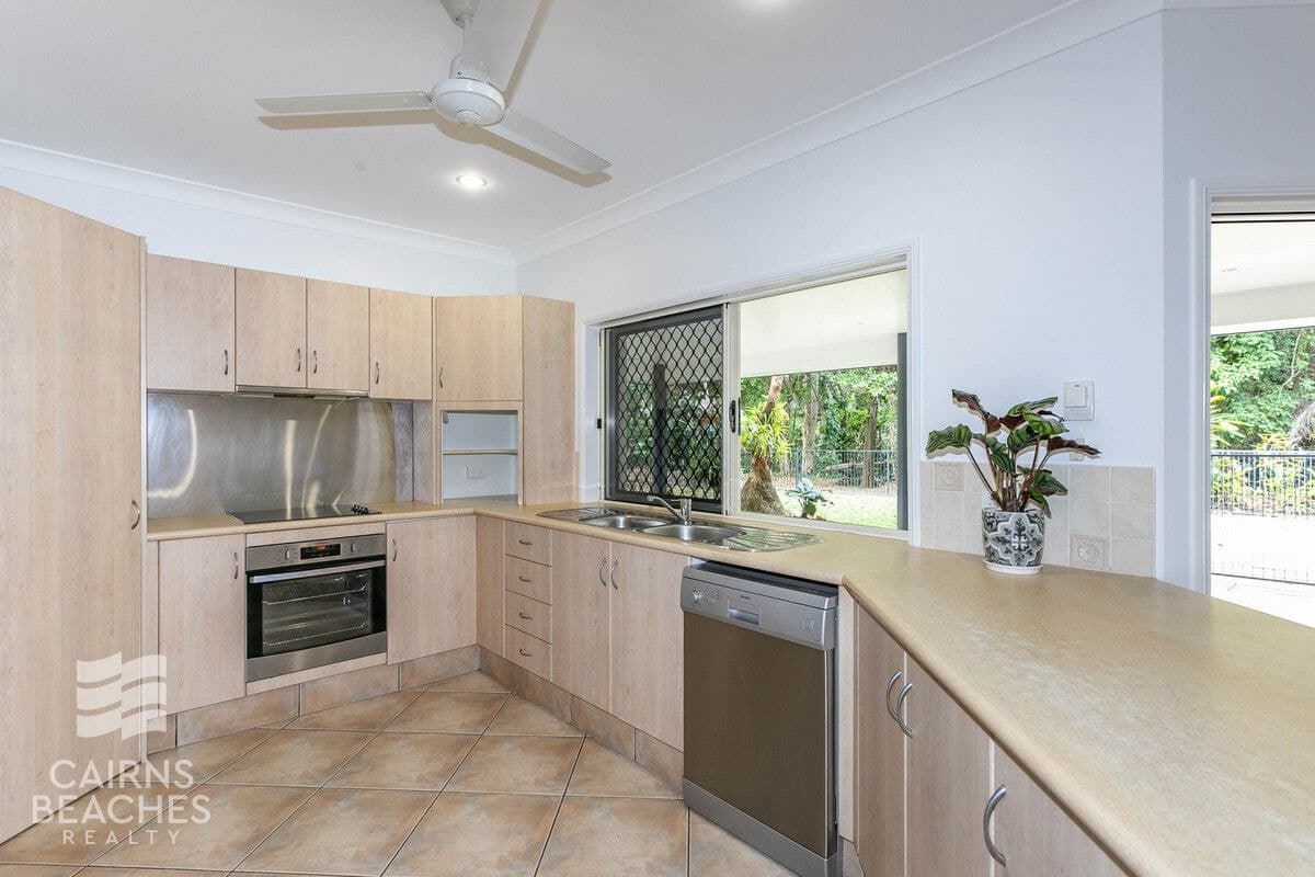 15 Bramble Street, Clifton Beach - Thumbnail 3
