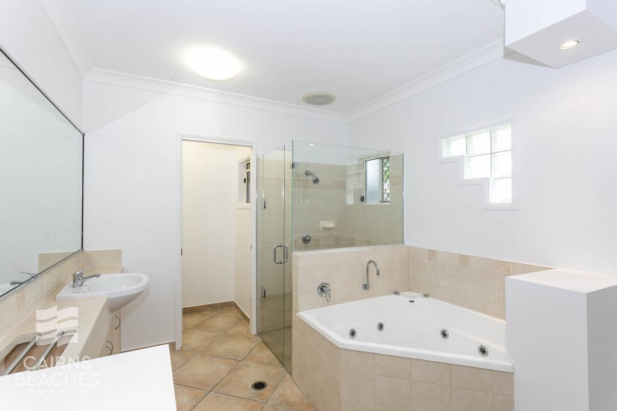 15 Bramble Street, Clifton Beach - Thumbnail 8