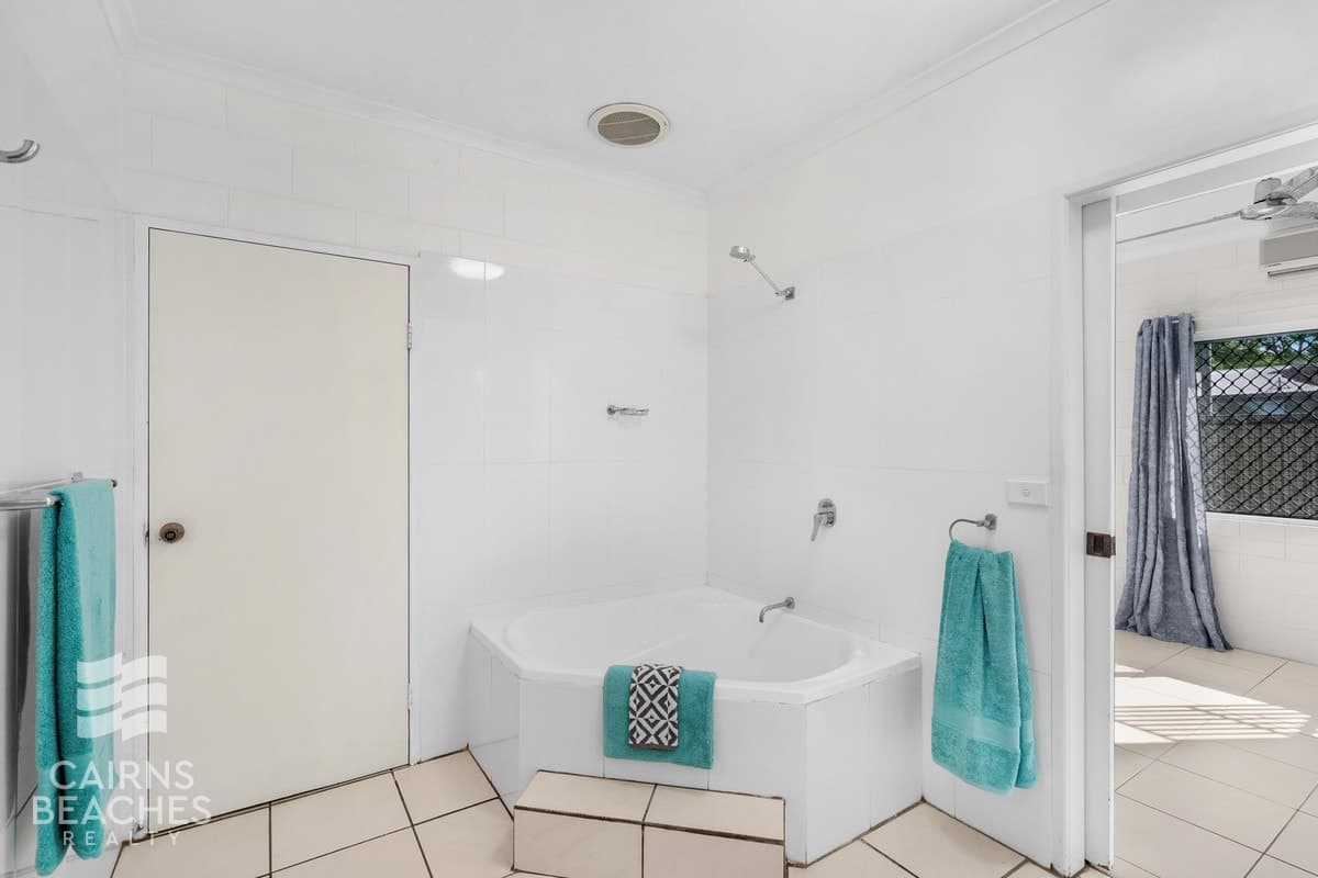 1/5 Tristania Street, Holloways Beach - Thumbnail 6