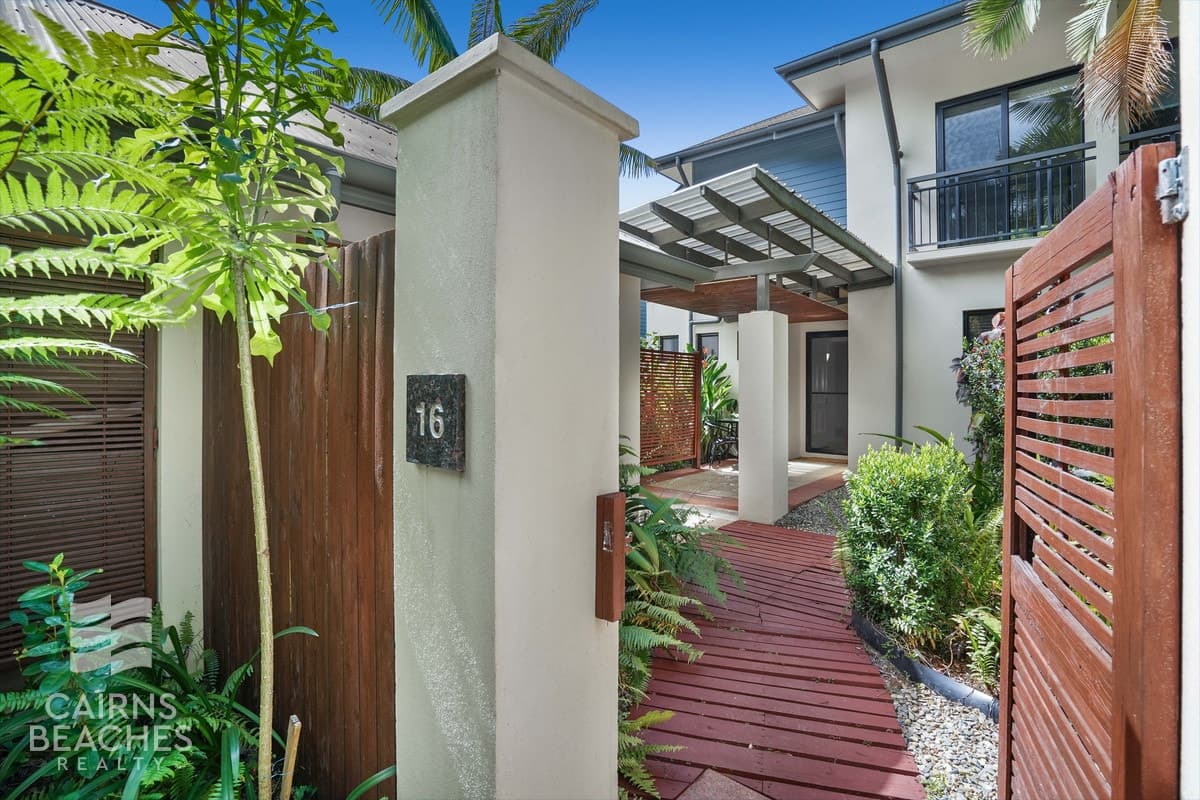 16/5-7 Arlington Esplanade, Clifton Beach - Image 1