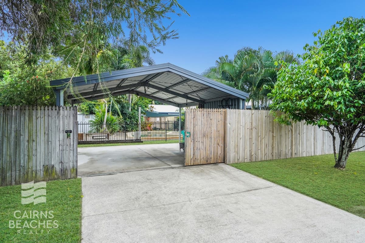 61 Oleander Street, Holloways Beach - Image 1