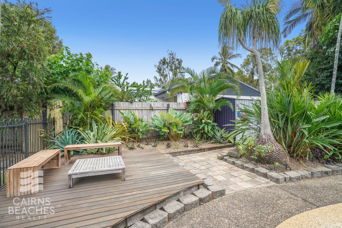 61 Oleander Street, Holloways Beach - Thumbnail 3