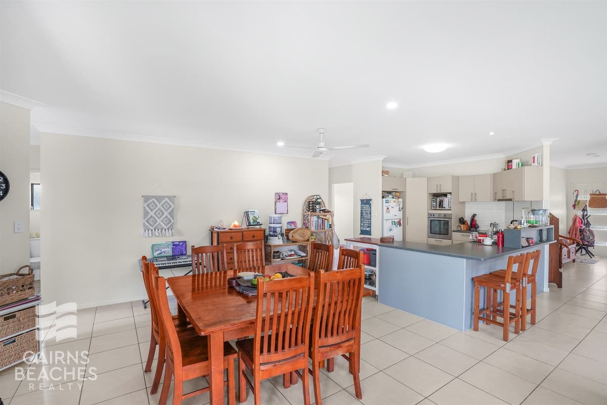 7 Bowline Place, Trinity Beach - Thumbnail 3