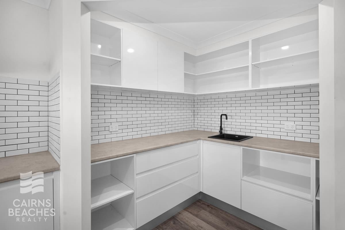 39 Endeavour Road, Clifton Beach - Thumbnail 4