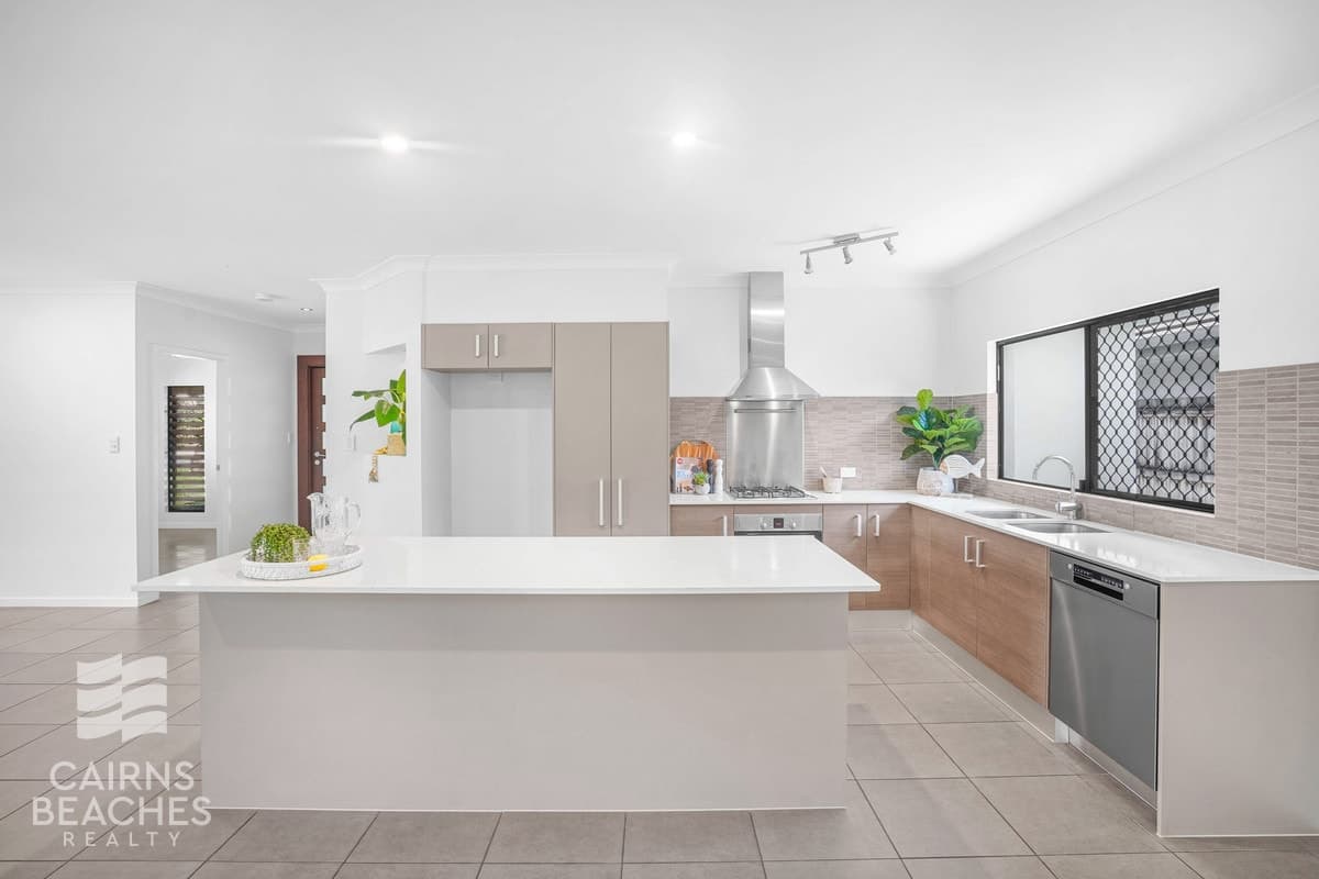 10 Savaii Close, Palm Cove - Thumbnail 4
