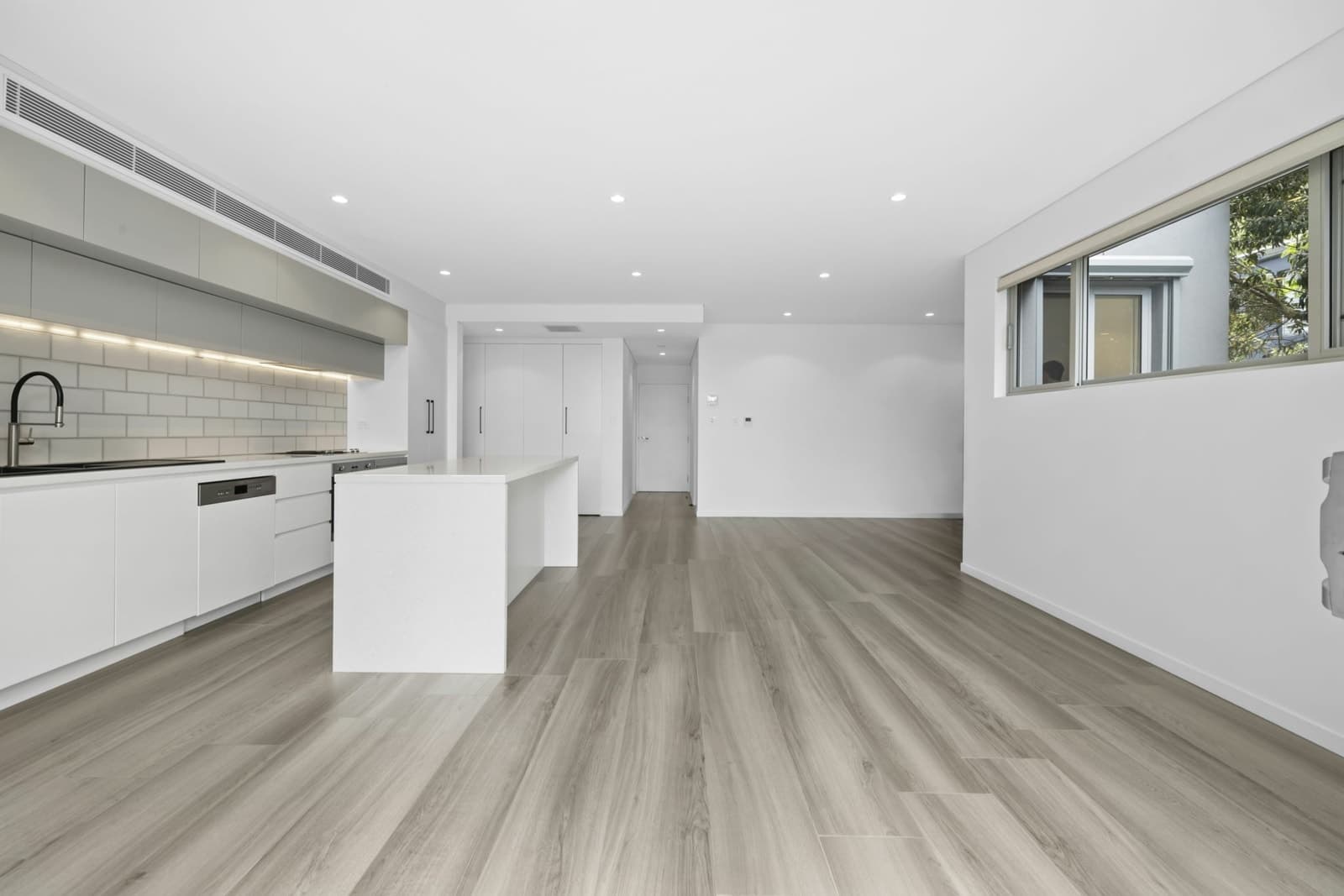 102/301 Miller Street, CAMMERAY, Cammeray - Thumbnail 2