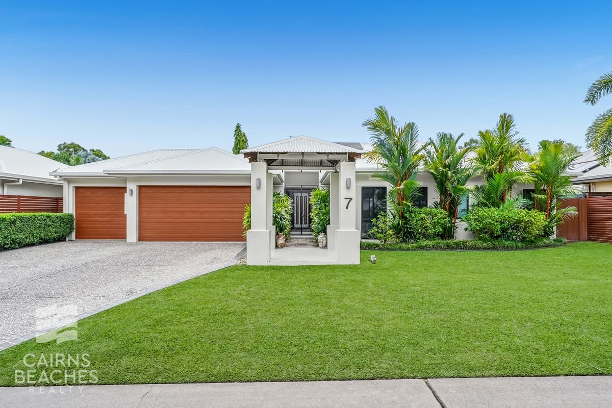 7 Sennfeld Close, Palm Cove - Image 1
