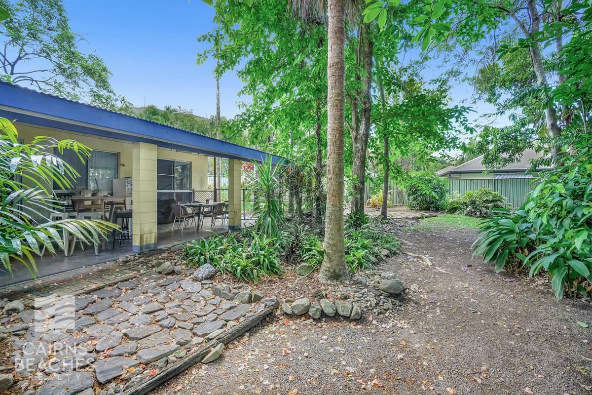 8 Egmont Close, Clifton Beach - Image 1