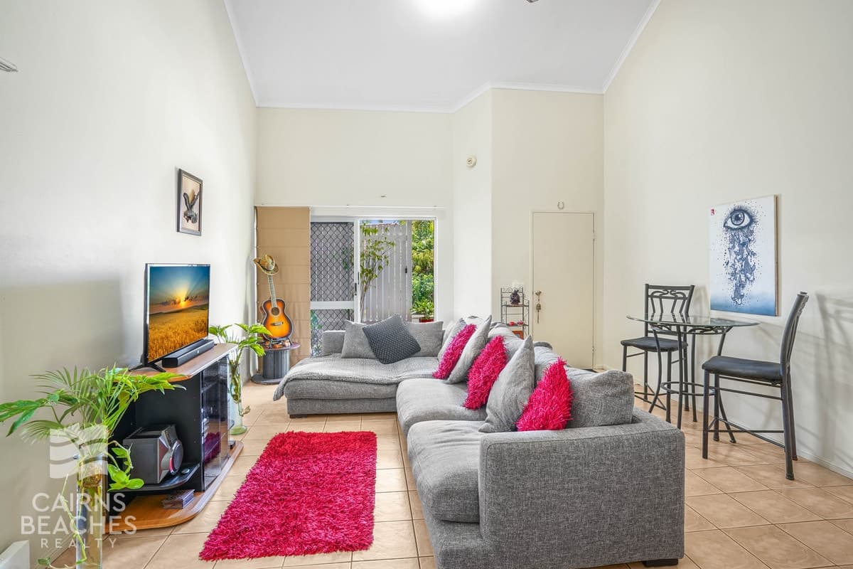 6/2 Nesbit Street, Whitfield - Thumbnail 2