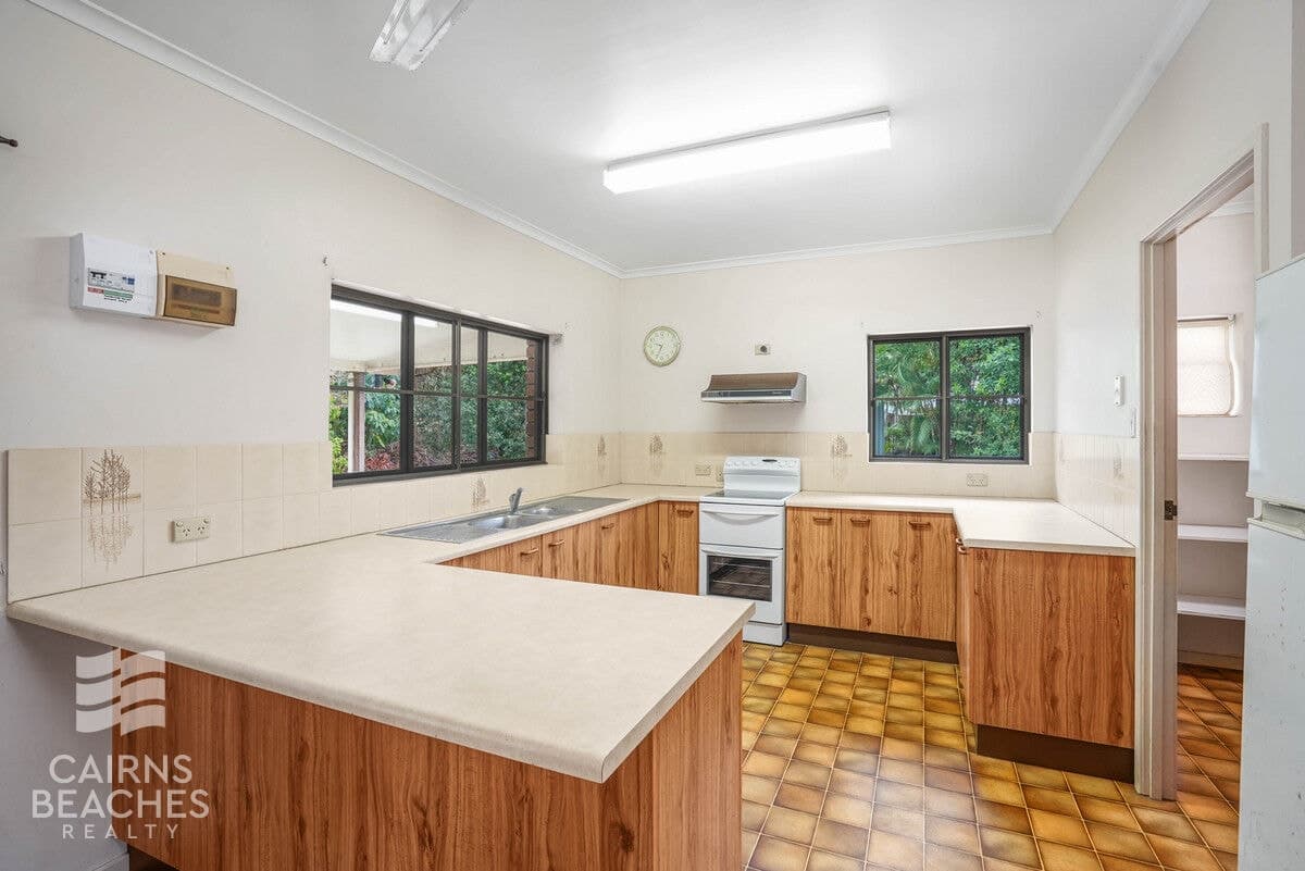 8 Agincourt Close, Clifton Beach - Thumbnail 5