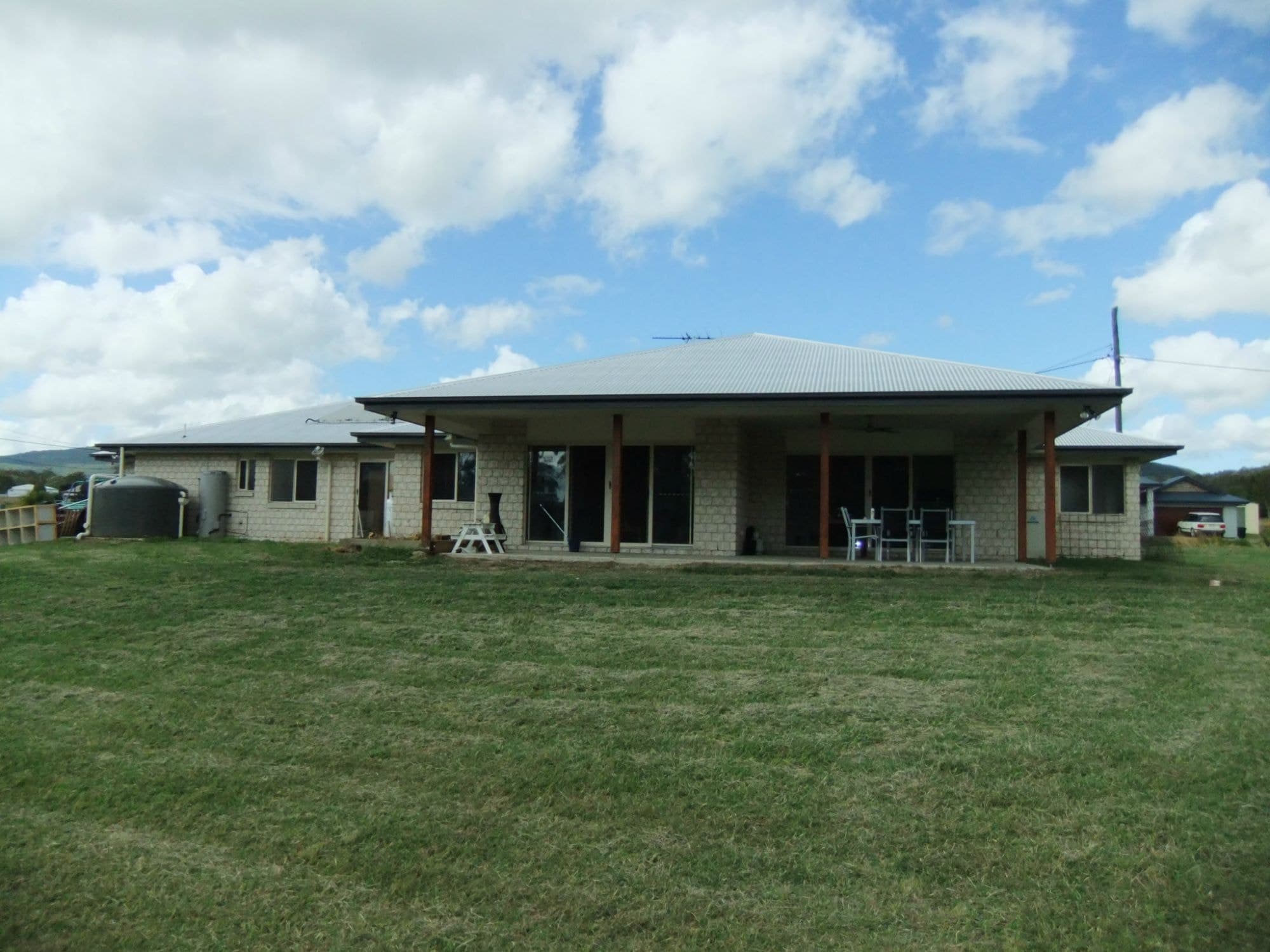 4 HUGHES Court, Aratula - Image 1