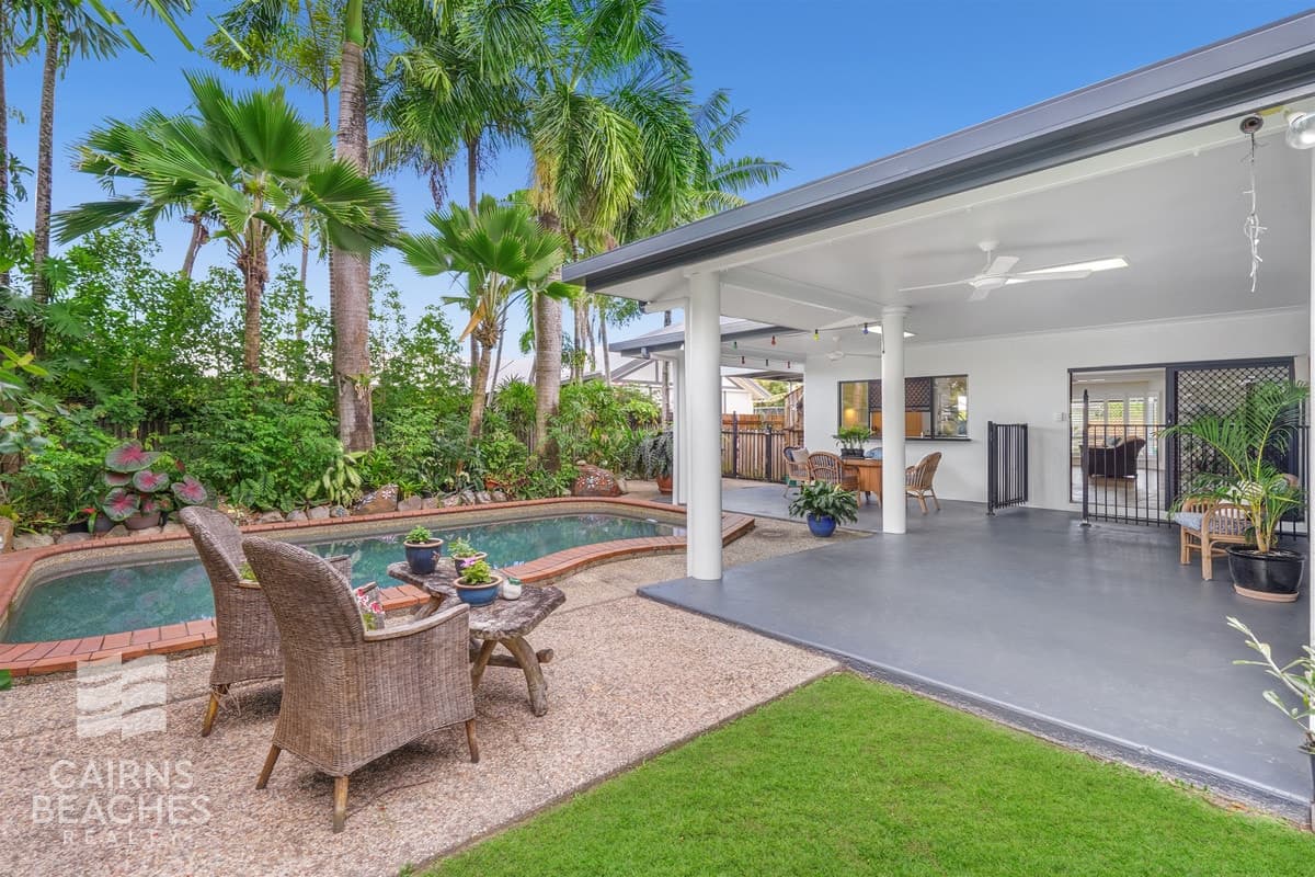 11 Castaways Close, Kewarra Beach - Image 1
