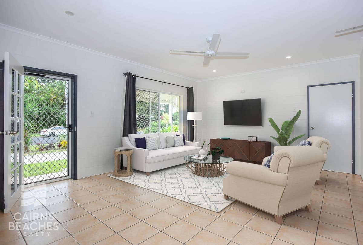 1/9-11 Frankston Street, Kewarra Beach - Image 1