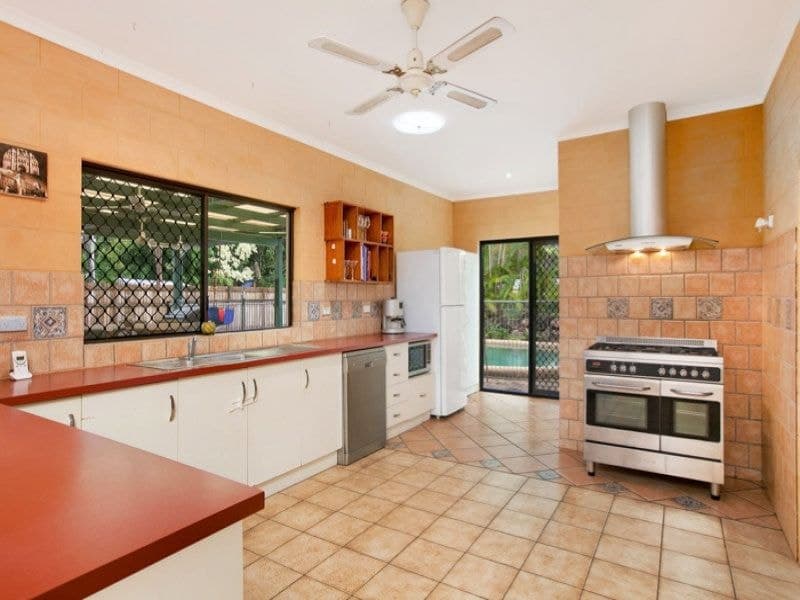 6 Scarborough Close, Kewarra Beach - Thumbnail 3