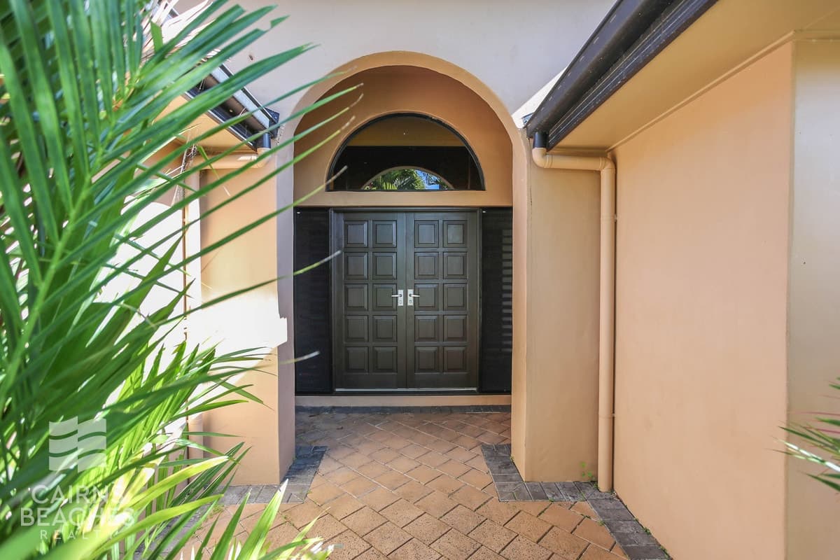 37 Bramble Street, Clifton Beach - Thumbnail 2