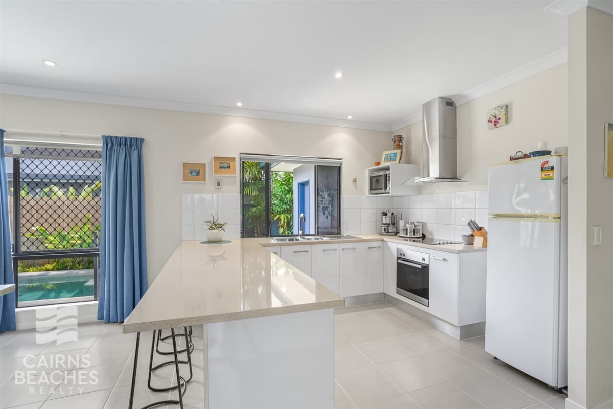 22 Hatch Close, Trinity Beach - Thumbnail 3