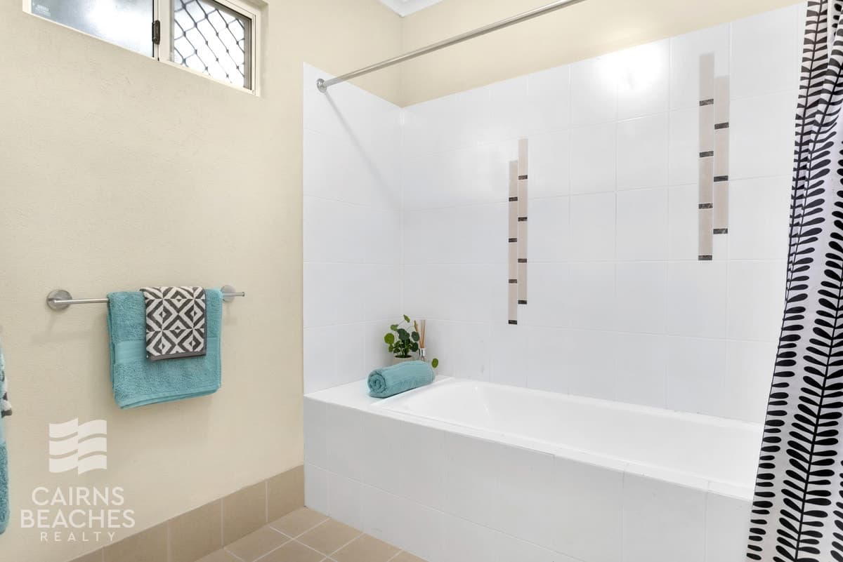 15a & 15b Kavieng Street, Trinity Beach - Thumbnail 5