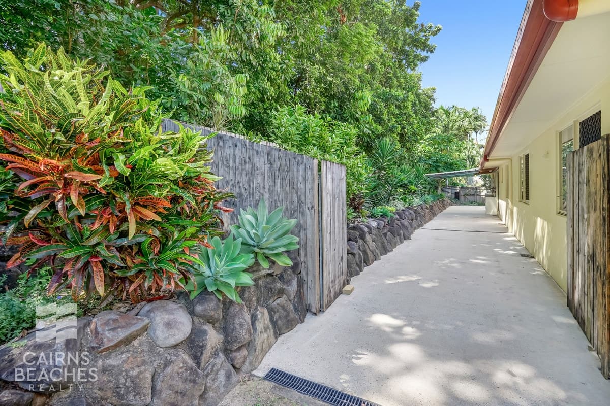 1 Sago Close, Palm Cove - Thumbnail 3
