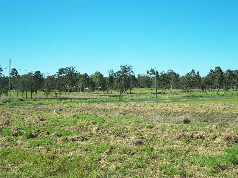 Hughes Court, Aratula - Thumbnail 2