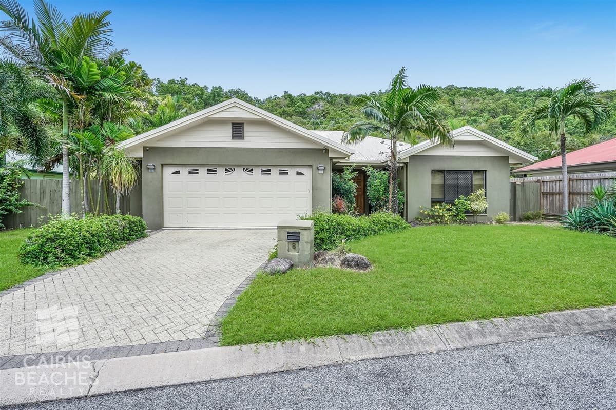 8 Helsdon Close, Clifton Beach - Image 1